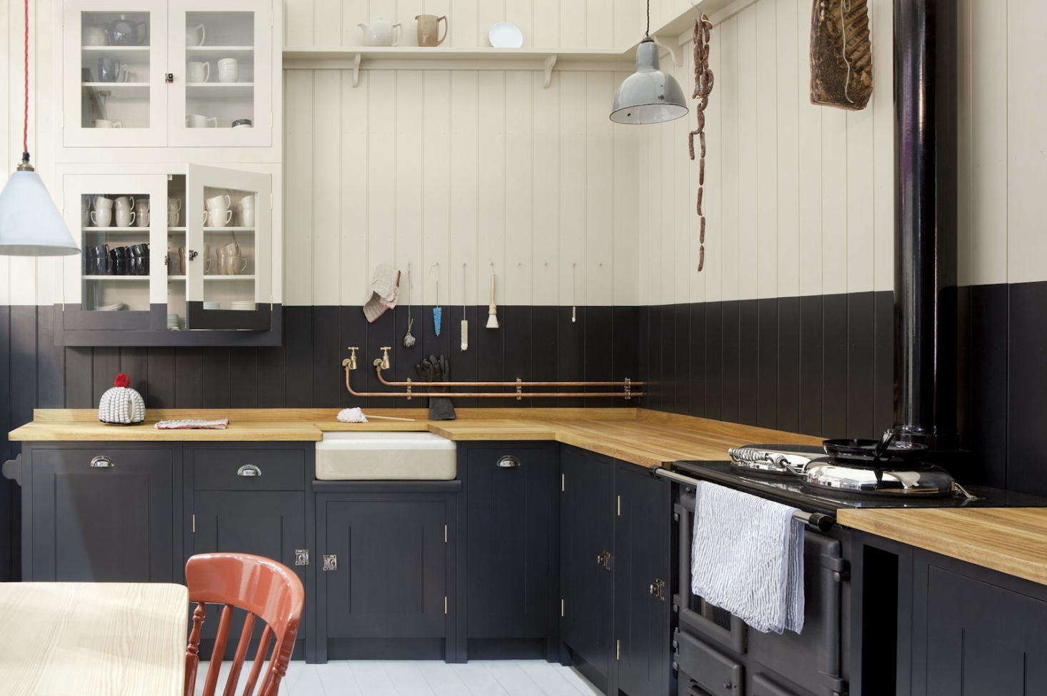 A view of the L-shaped kitchen. For more, see Remodeling 101: The L-Shaped Kitchen.
