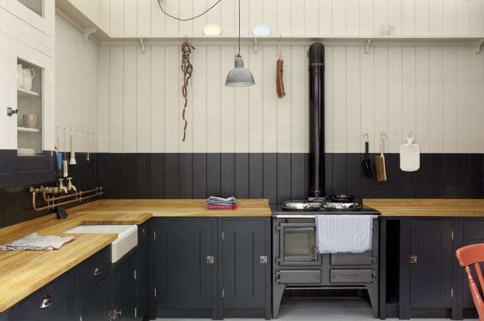 The Esse Ironheart, introduced in 2004 to celebrate Esse’s 150th birthday, takes its inspiration from the earliest Esse range cookers, which were wood burning. The glass-fronted firebox provides heat as well as visual interest, but the stove makes the most of modern technology with its oven temperature control and domed hotplate covers. Go to Esse US for North American stockists. To explore this kitchen, see A Kitchen for the People, Courtesy of Prince Charles. Photograph courtesy of British Standard Cupboards.