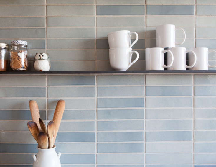 Tile Intel A Budget Remodel With Heath Seconds Remodelista Our Kitchen Tiles Were Seconds Because The Color Variation Was More Than What Heath Ceramics Typically Allows For