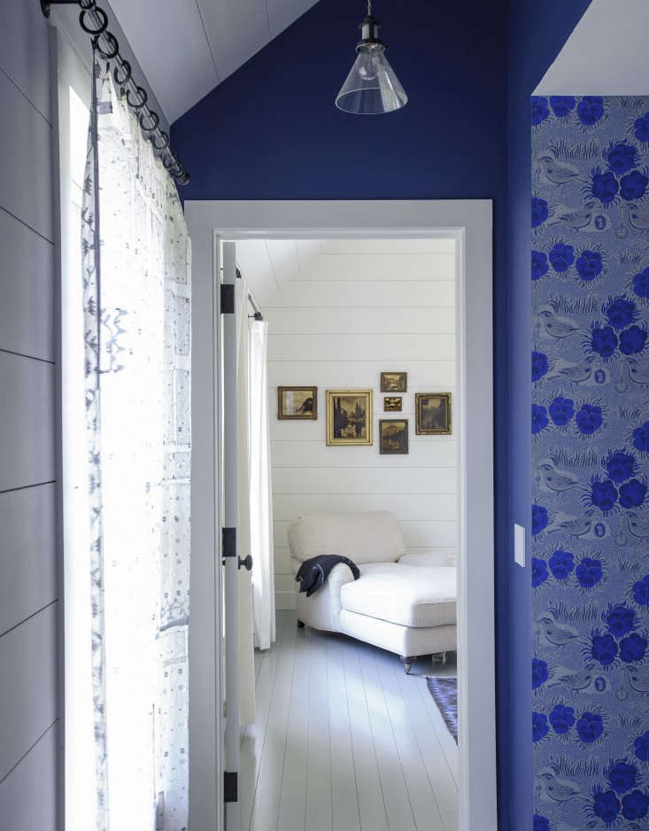 An Yves Klein look-alike is just one of many blue hues in stylist Tiina Laakonen’s Hamptons house; see Rhapsody in Blue: A Finnish Stylist at Home in the Hamptons.