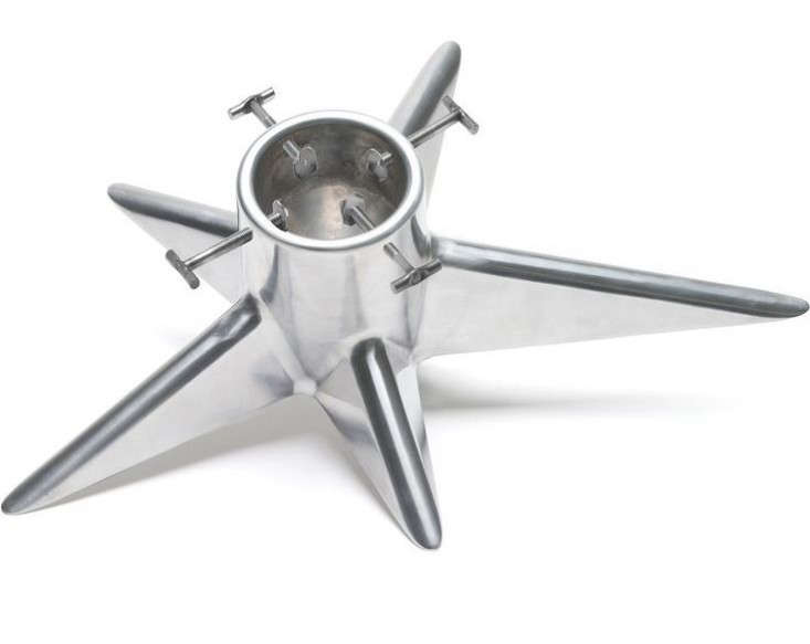 6 best christmas tree stands of 2014 remodelista 6 best christmas tree stands of 2014 remodelista