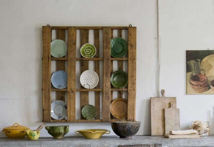 10 Easy Pieces Wall Mounted Plate Racks Remodelista 10 Easy Pieces Wall Mounted Plate Racks Remodelista