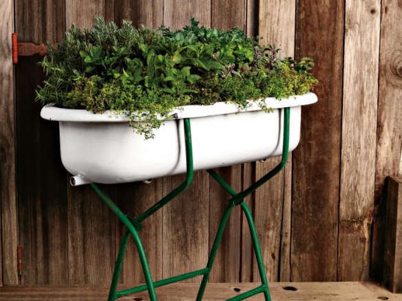 Vintage Bathtub With Stand