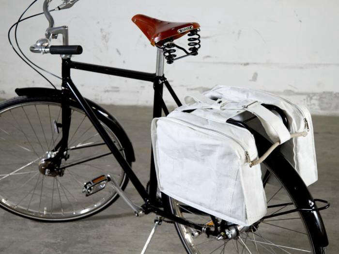 Bicycle Bags From Save The C Remodelista For Retailers Go To Save The C In Us Bags Are Available At Ivana Helsinki Nyc And Tiina Amagansett