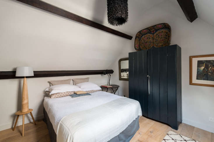 fixed bedside lights