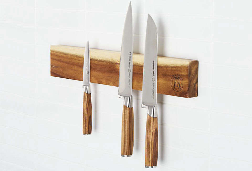 10 Easy Pieces Wall Mounted Magnetic Wood Knife Racks Remodelista The Schmidt Brother S Acacia Magnetic Wall Bar Is 49 95 At Crate