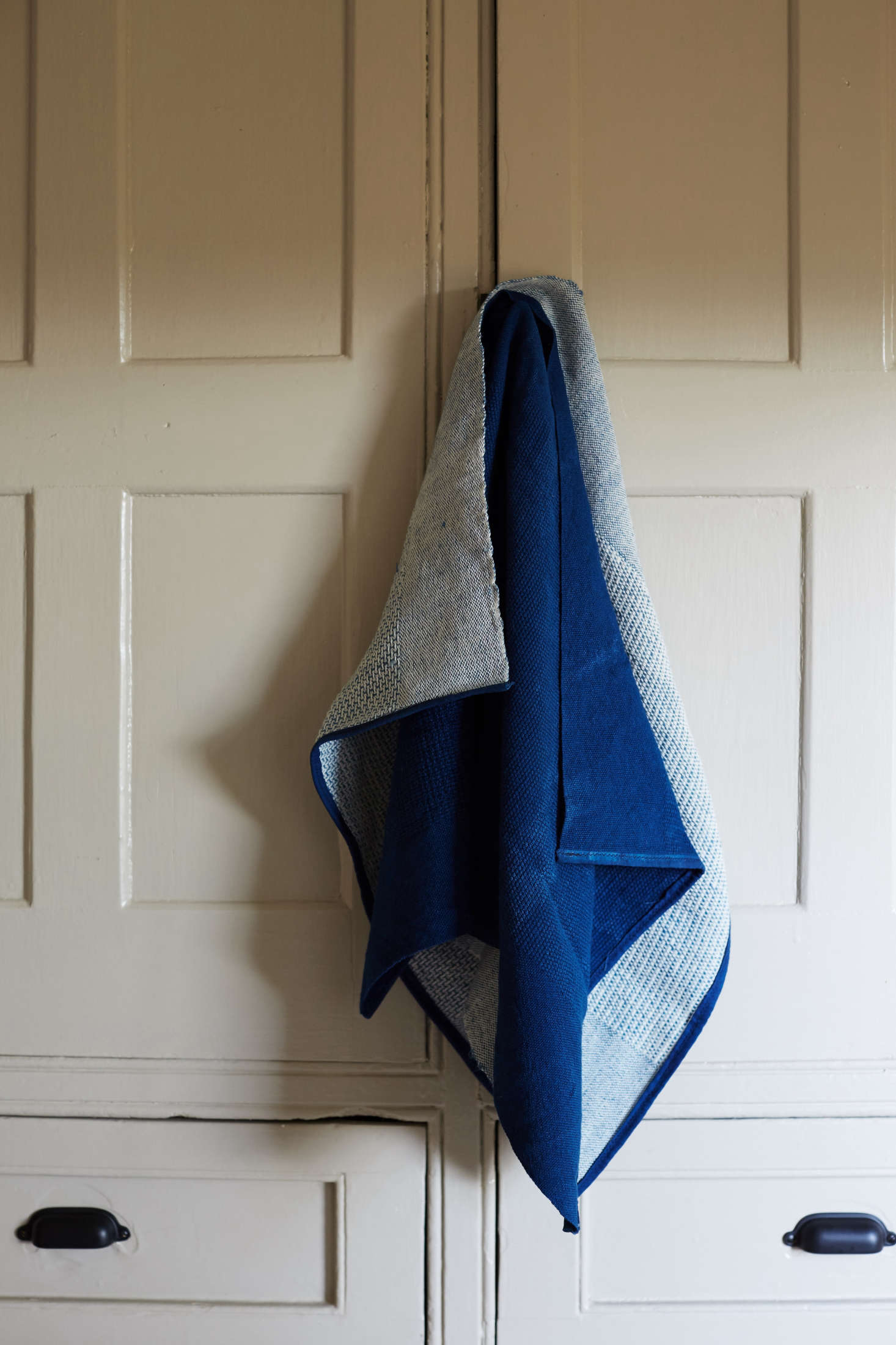 The reverse of Sin’s indigo towel sports a deep blue hue.