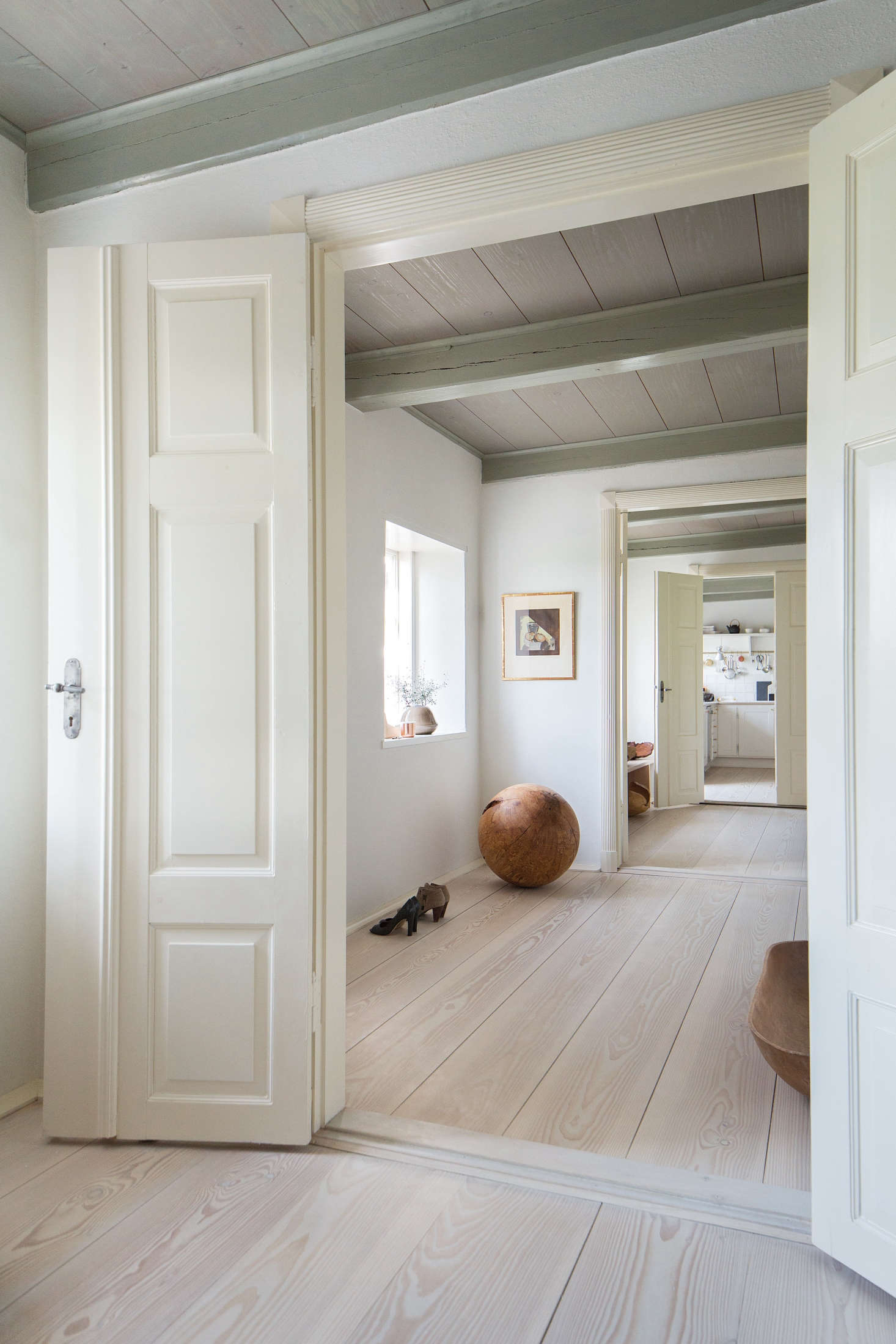 The floors throughout the house are from Dinesen’s Douglas Collection, Douglas fir treated with lye and white floor soap. Dinesen floor planks are known for being usually wide and long; these are data-src=