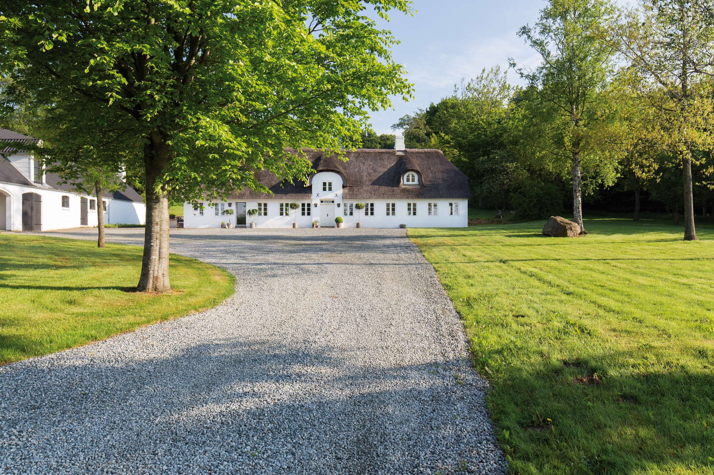 The gravel driveway to the Dinesen house.