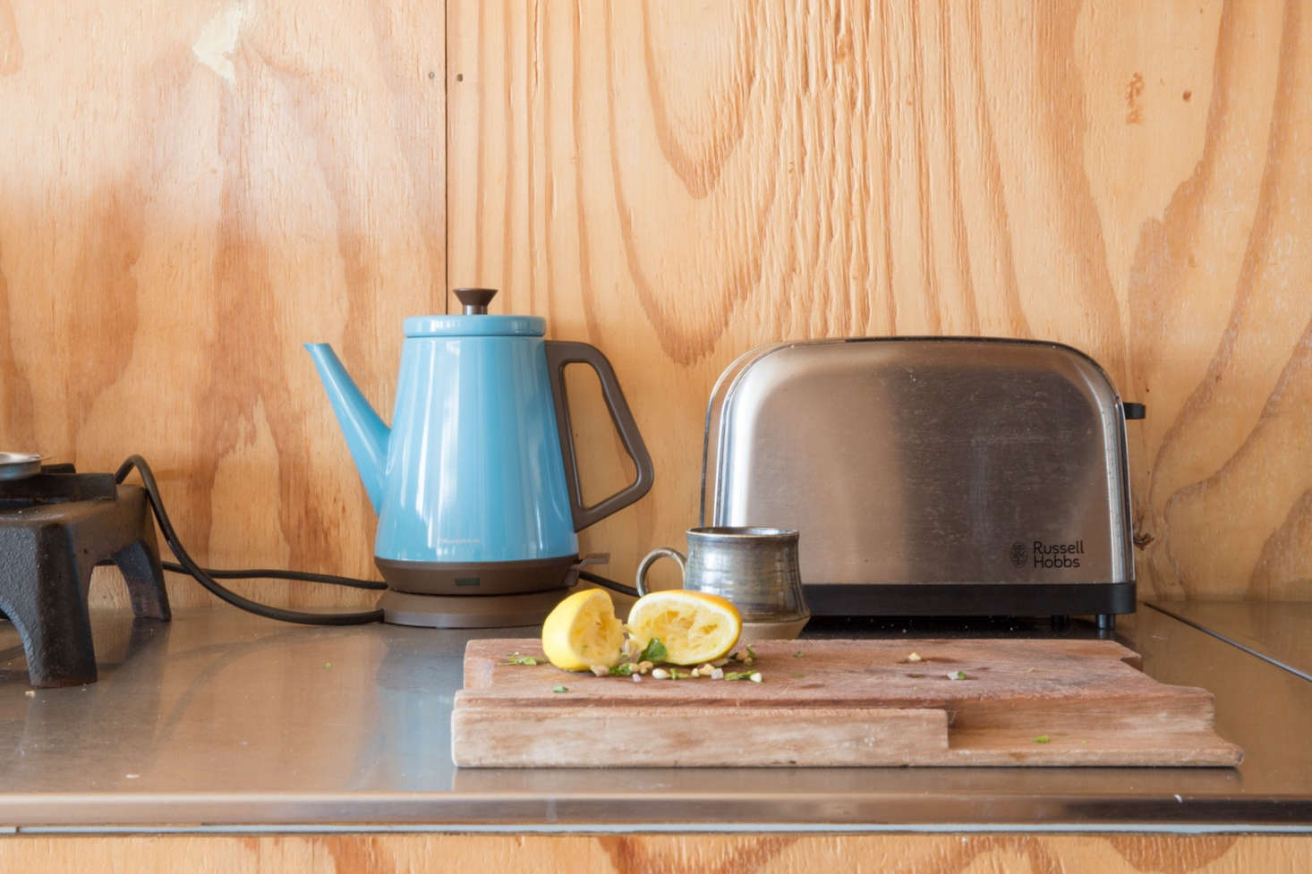 Marcia and Durrell are ever on the lookout for presentable appliances. They bought their Récolte Classic Libre Electric Kettle on a trip to Hong Kong.