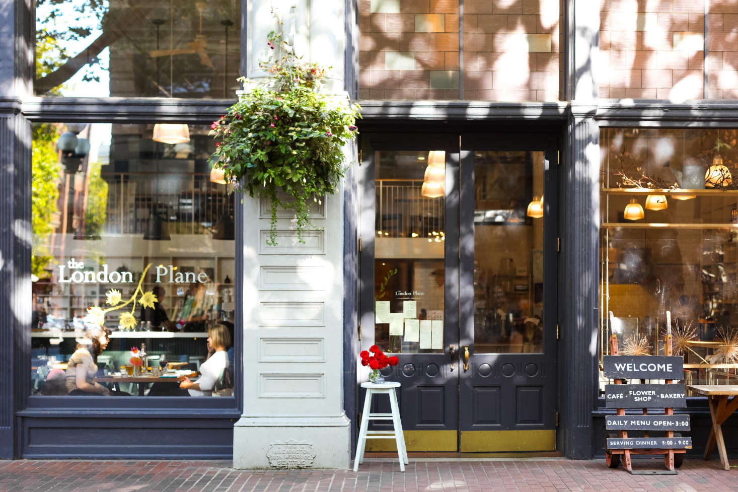 9 Design Ideas To Steal From Seattle S London Plane Remodelista For The Front Dillon Took A Page From Playbook Of London S Which
