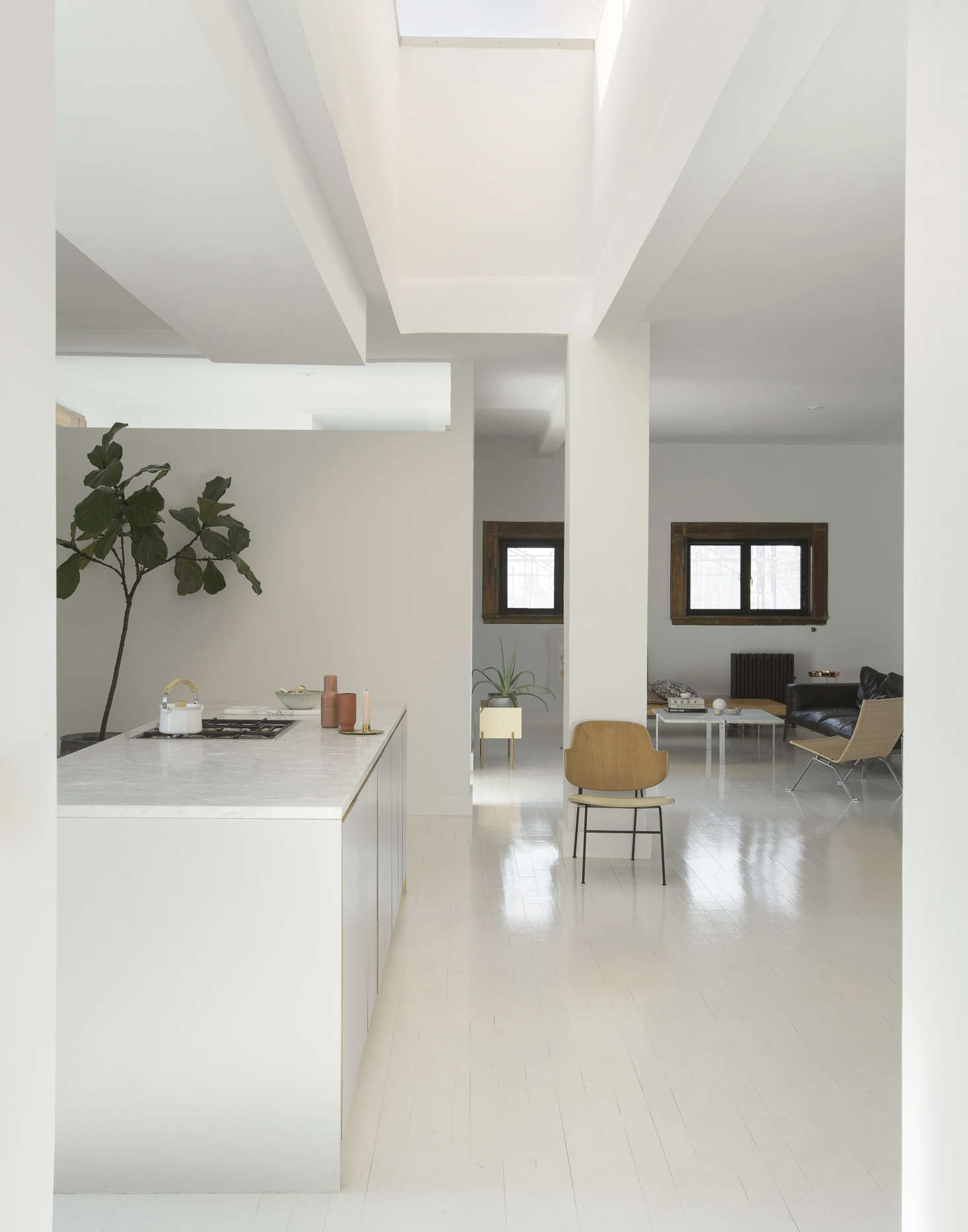 A skylight runs down the middle of the living room: “We’re above the clouds here, and the light feels Nordic,” says Camilla.