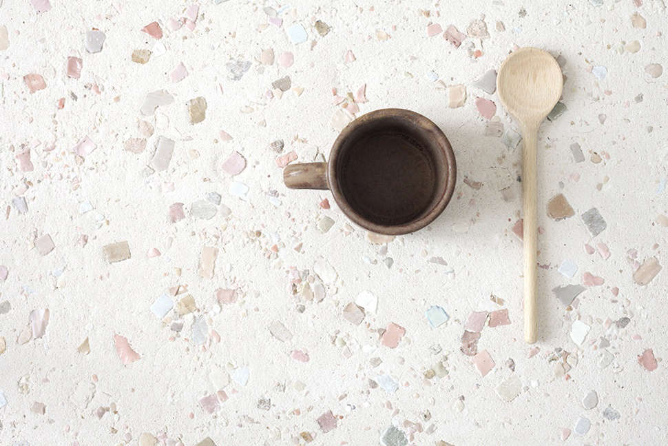 The tabletop has a textured look but a smooth finish. It can be any color combination; Hélène and Julien chose a pastel palette.