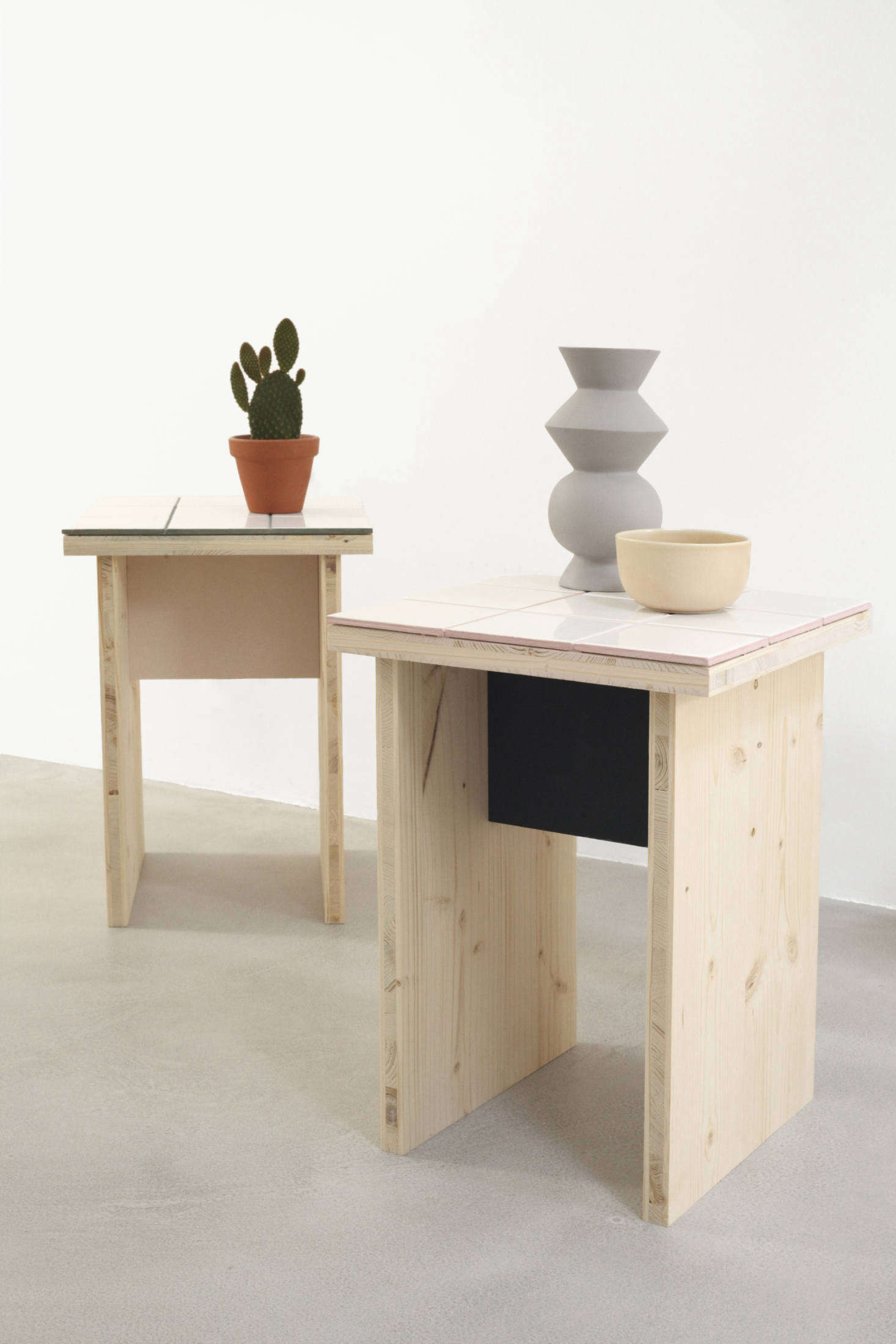 Diy A Summery Side Table By Two Young Paris Architects Remodelista Paint And Colored Grout Give The Tables What Designers Call A Summer Touch