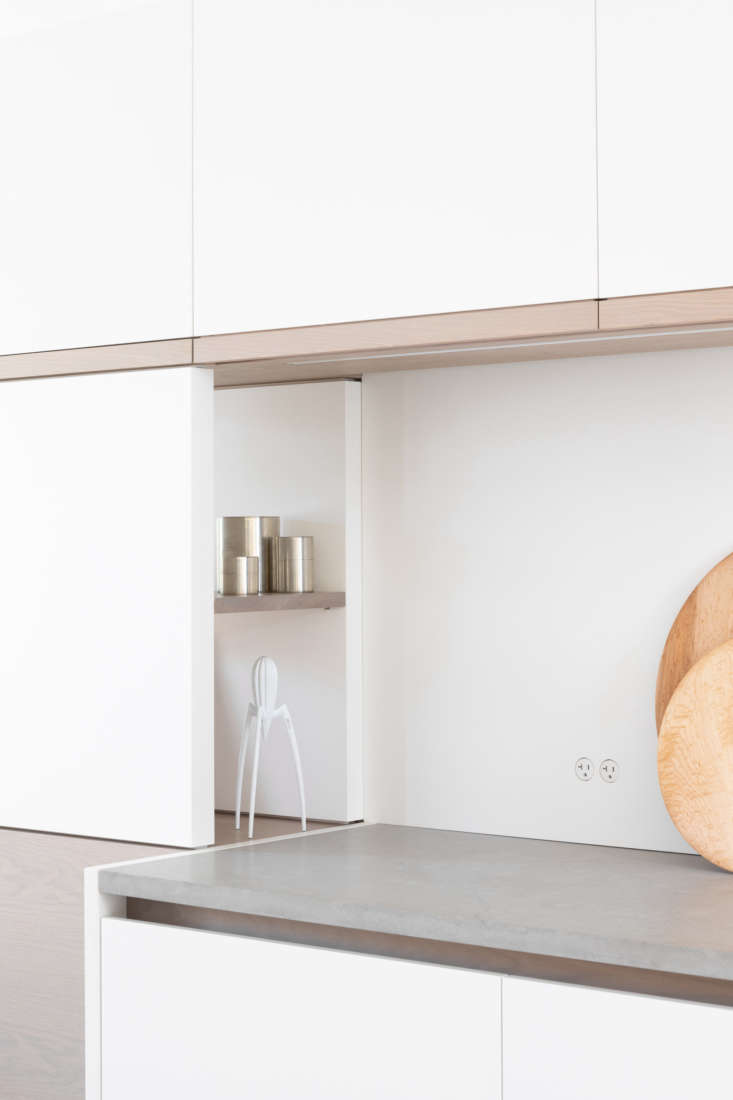 Remodeling 101 The Surprising Eal Of Flush Electrical Outlets Flush Electrical Outlets