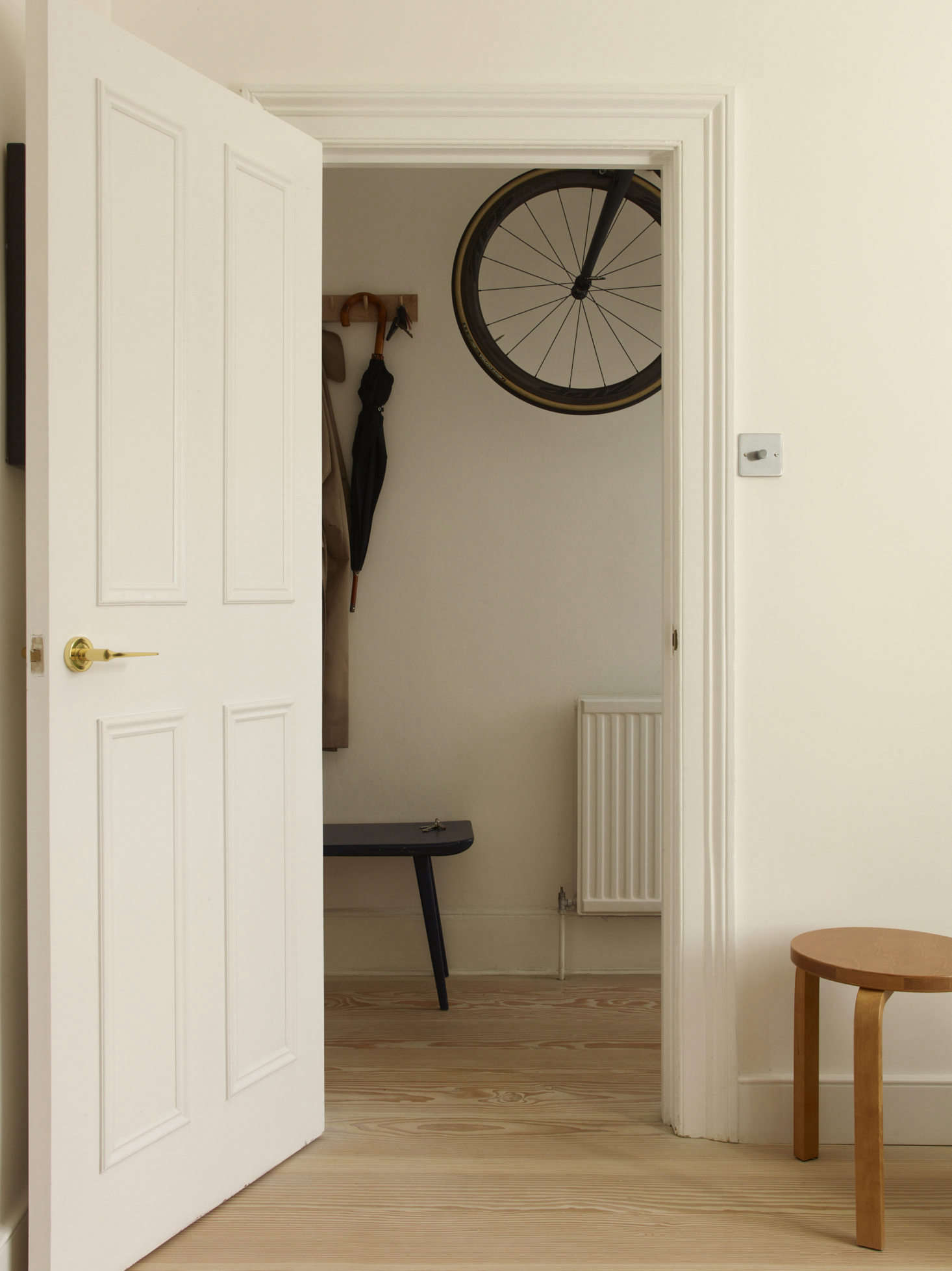 Back through to the entryway.