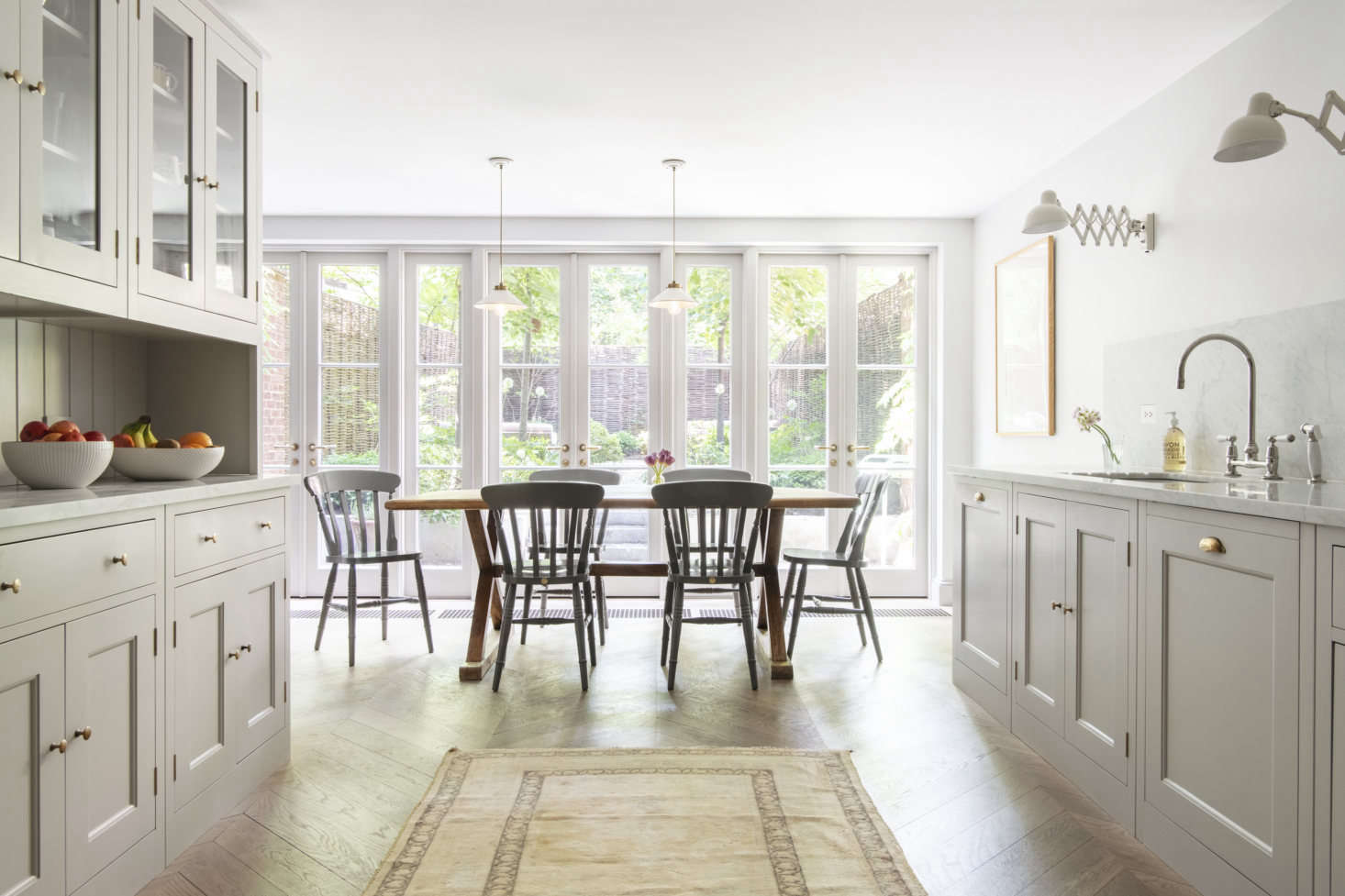 On a work trip to London, the owner made a reconnaissance visit to Plain English’s showroom planning to come away with some ideas—but was so taken with the modern-traditional look and quality that with her design team’s approval she placed an order. “I explained what I wanted and Plain English came up with it,” she says. “The back and forth was almost non-existent; here you have to talk everything to death.”