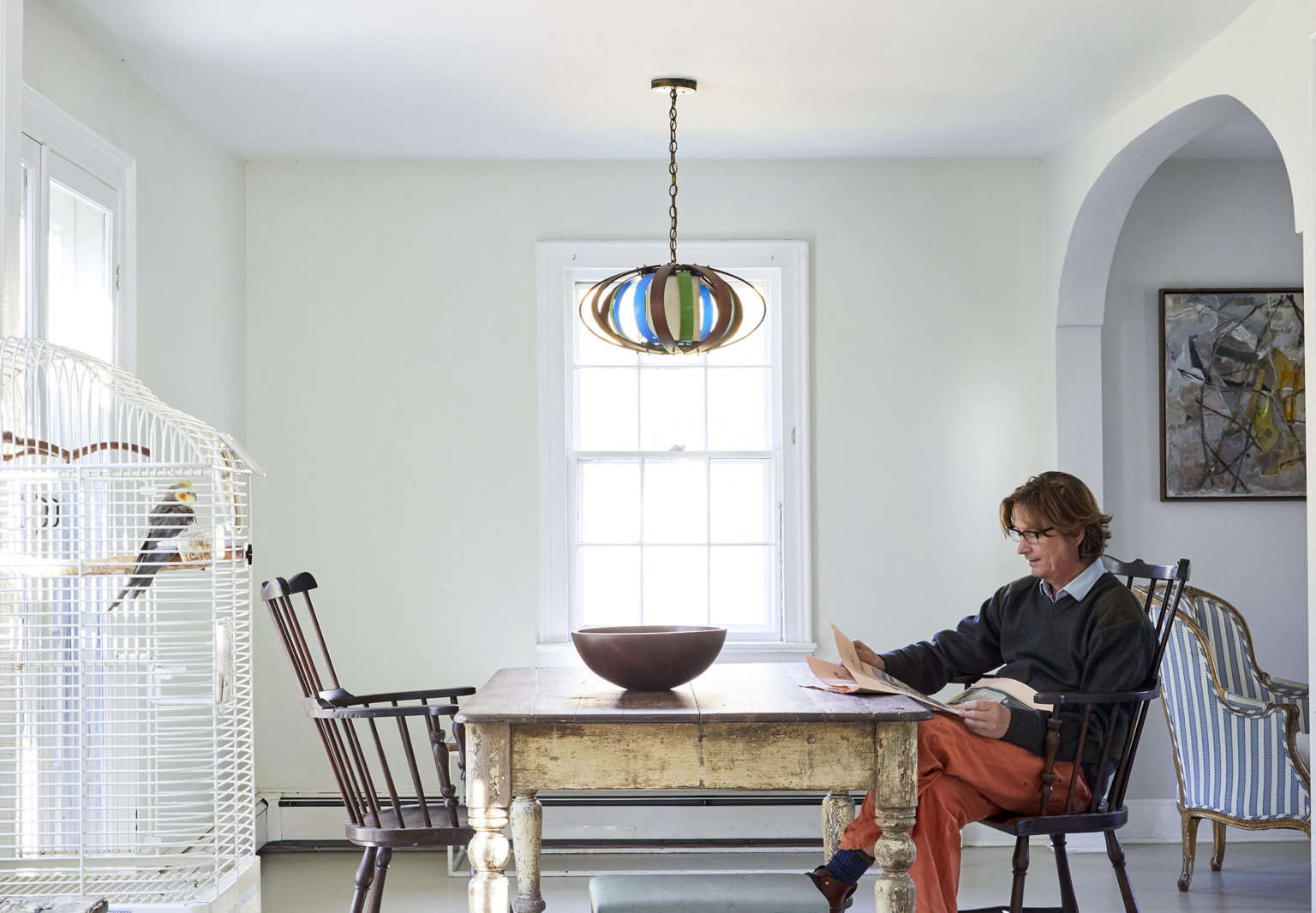 Farmhouse Style Antiques Dealer Jonathan Burden S Clean And