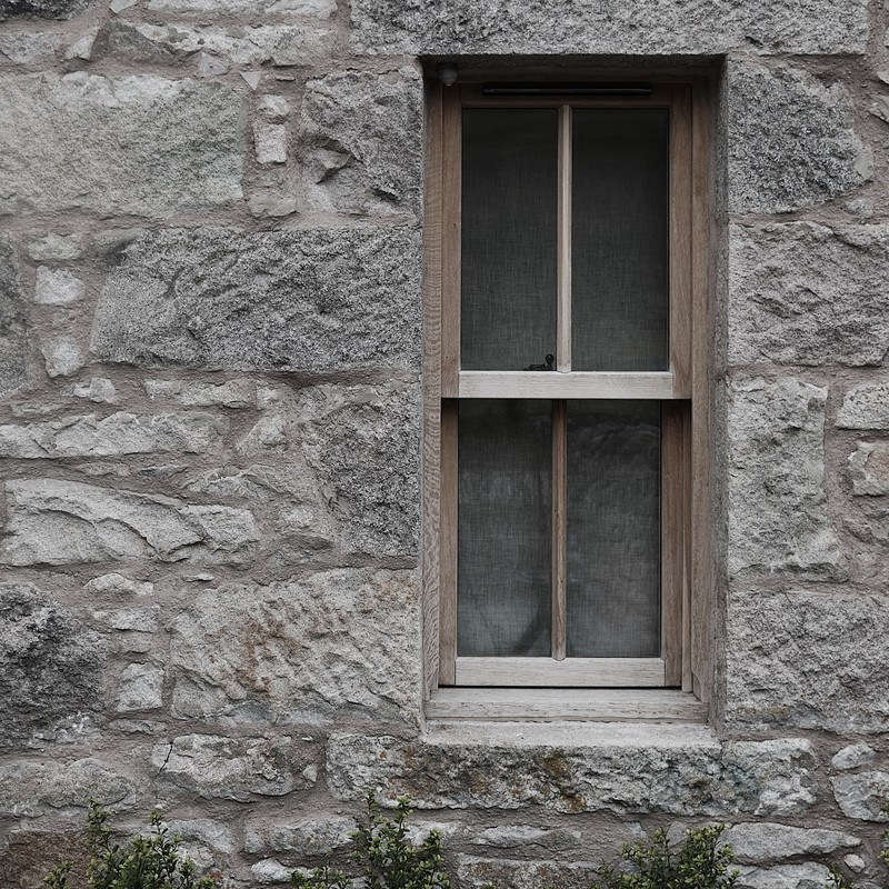 The lodge has all new oak-framed windows.