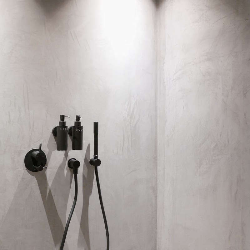 The showers are also finished with Stuc. The matte black fixtures are from Phoenix of Australia’s Vivid Slimline collection.