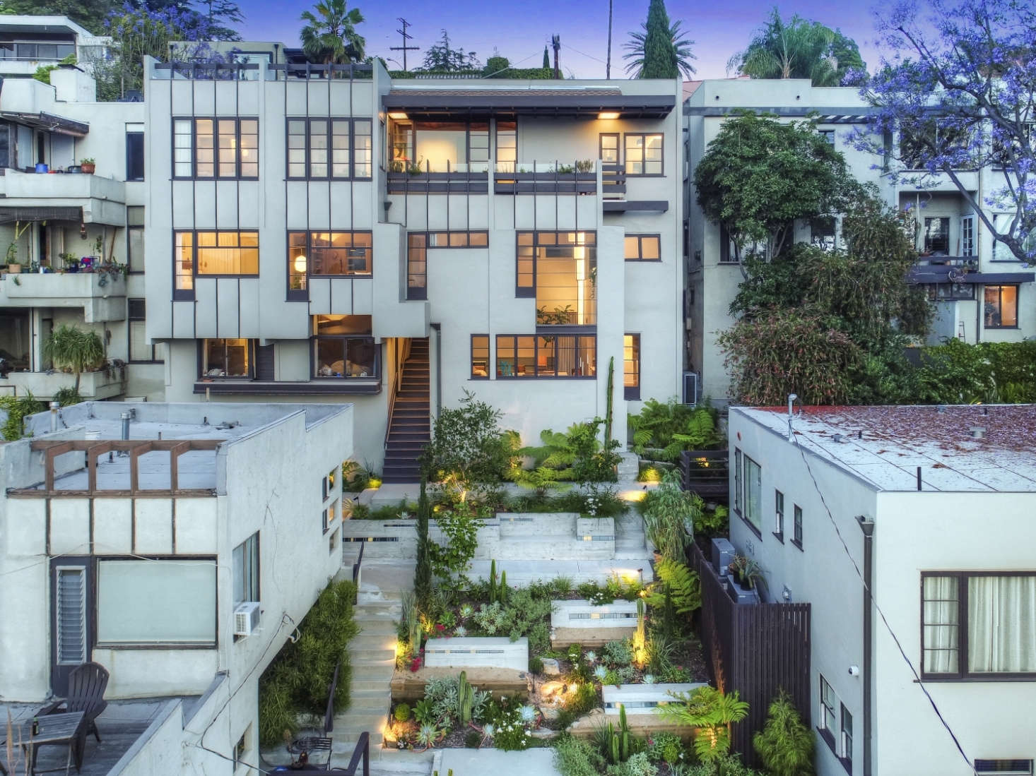 It’s said that Schindler likened this residential complex to Greek hillside communities. Phase 2, which involves updating three more apartments, starts in August.
