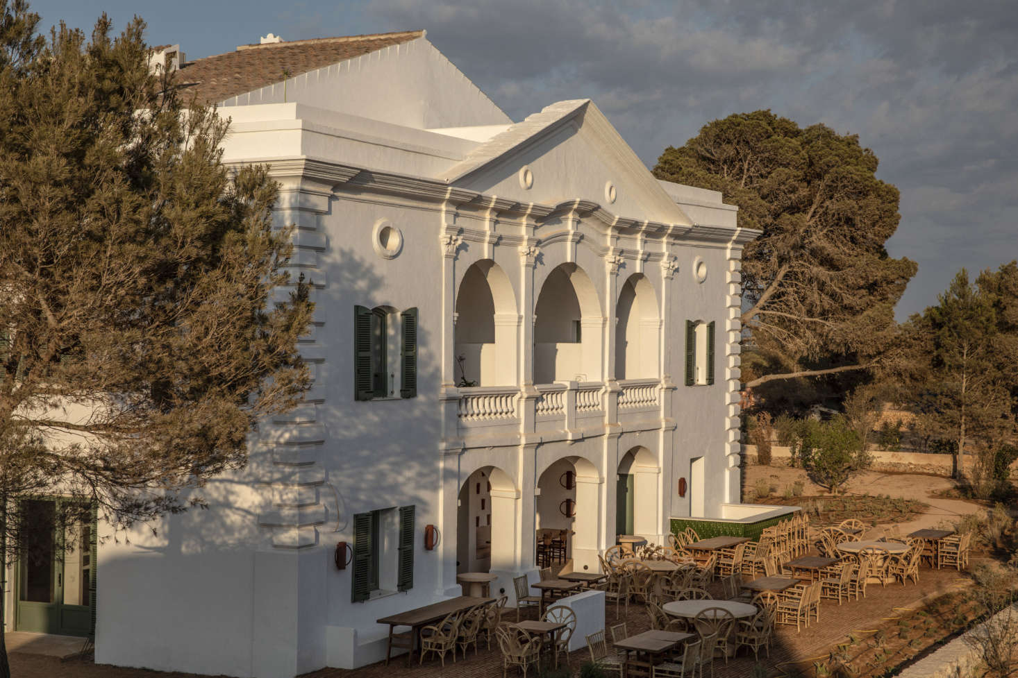 Built for a military captain at the turn of the 19th century, the main structure sits amid groves of pine and juniper on nearly 75 acres overlooking the Mediterranean (the beach is a 10 minute walk down the hill). It’s now home to indoor and outdoor restaurants, a cocktail lounge, and 34 guest rooms.