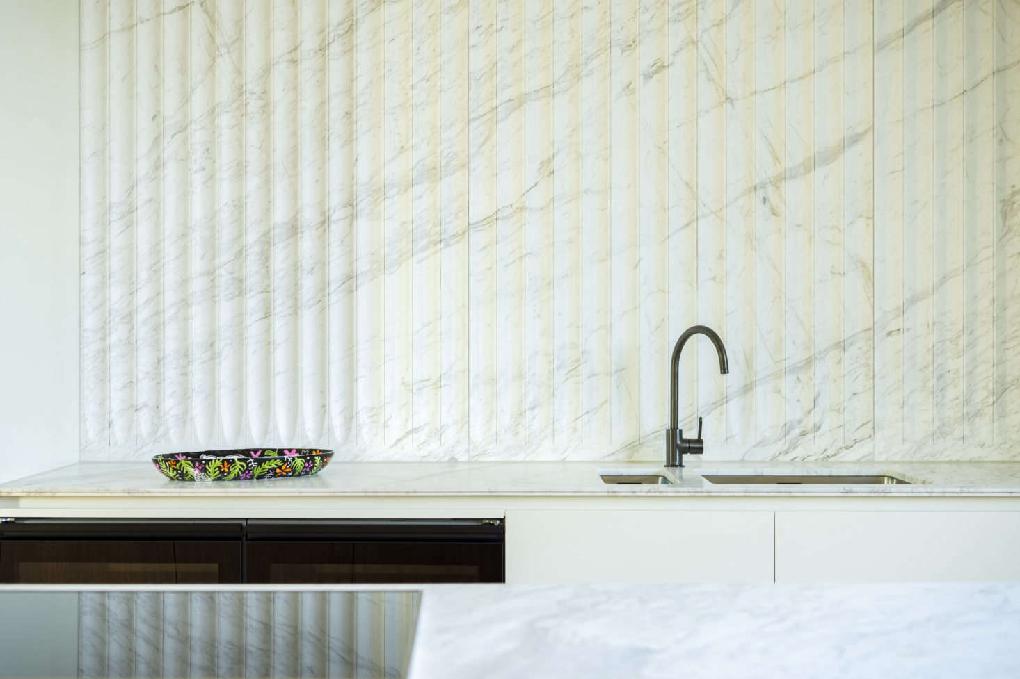 A detail of the marble fluting.
