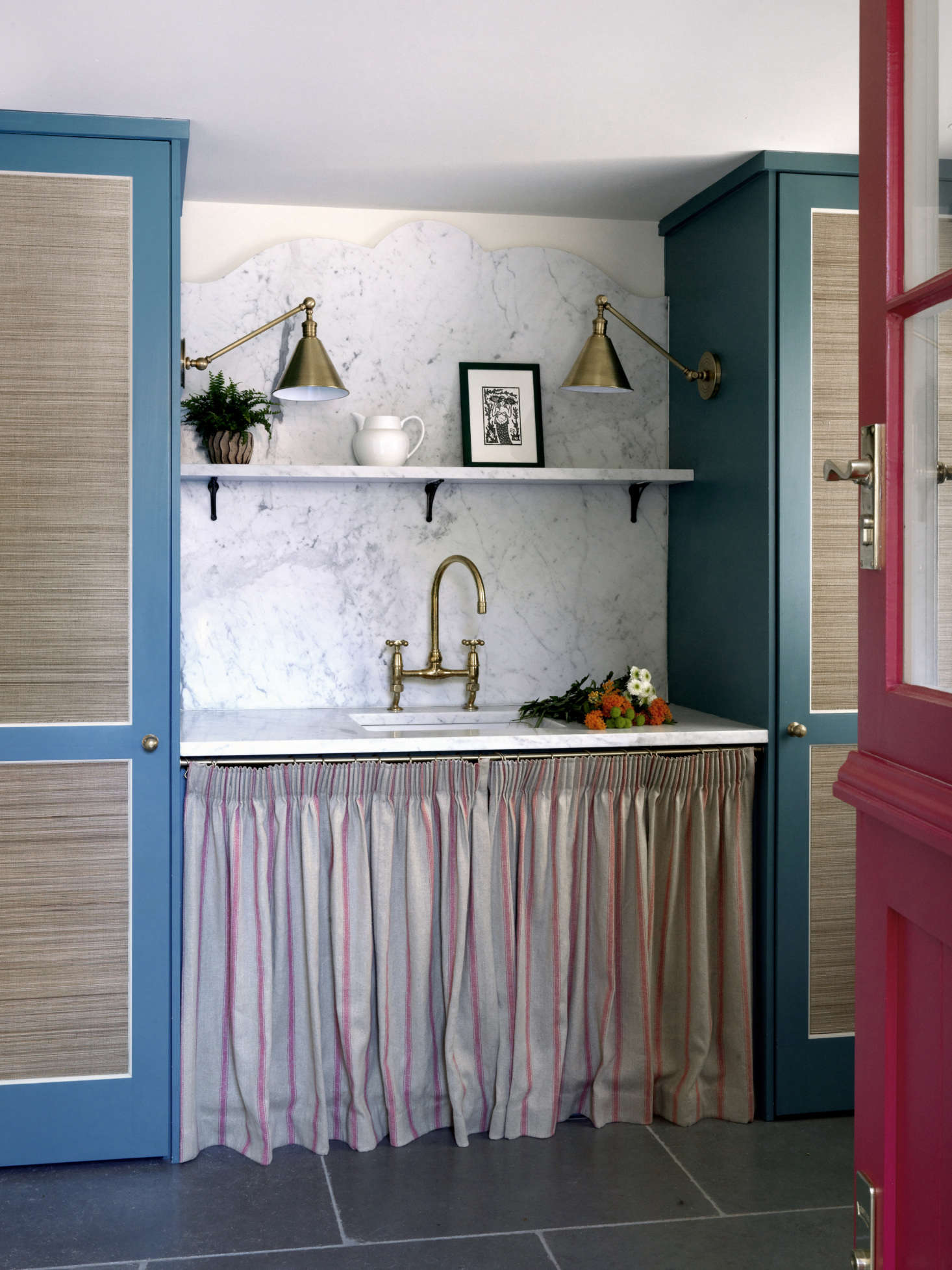 Curved Backsplashes in the Kitchen and Bath