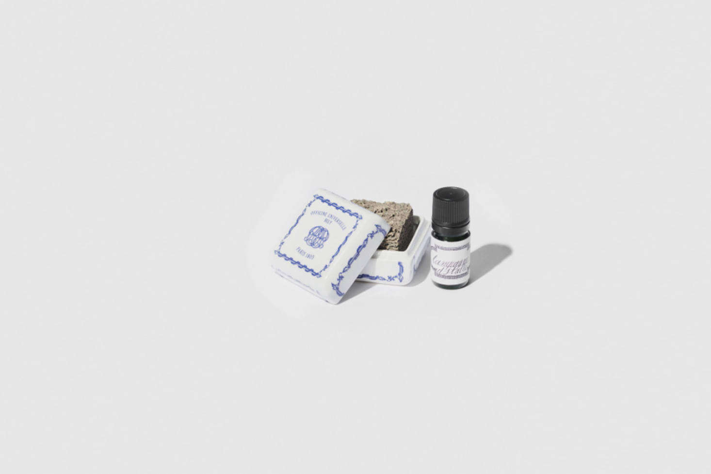 Parisian apothecary Officine Buly makes a line of scented oil designed to drip onto a sedimentary stone housed in a porcelain box. Designed to diffuse fragrance in a heatless and steam-free format, the Alabaster Campagne d